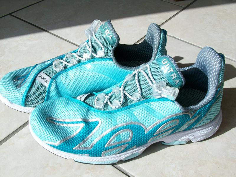 BASKETS RUNNING  ZOOT NEUVES T.38